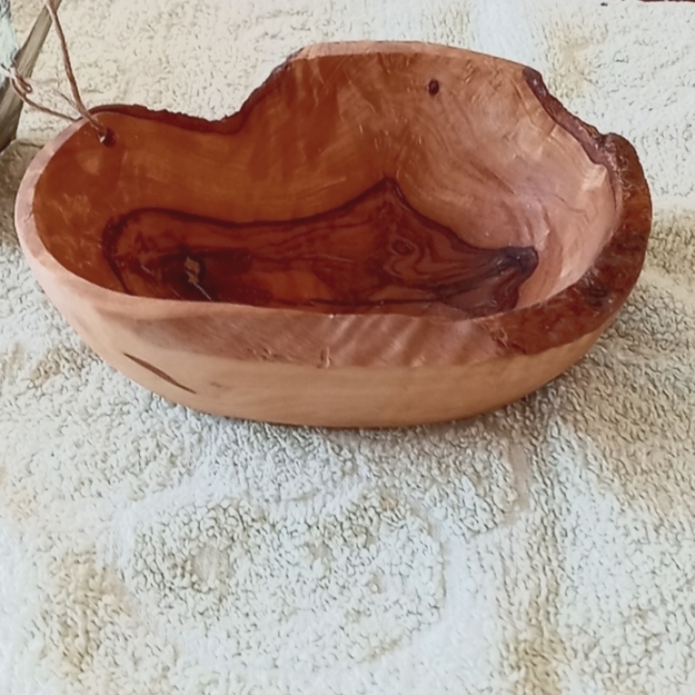 Italian Arte Legno handcrafted Olive Wood Bowl - Picture 5 of 7